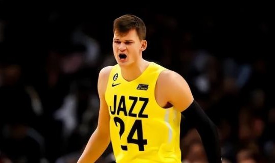 开云体育-发展不如预期！爵士或放弃年轻中锋沃克·凯斯勒