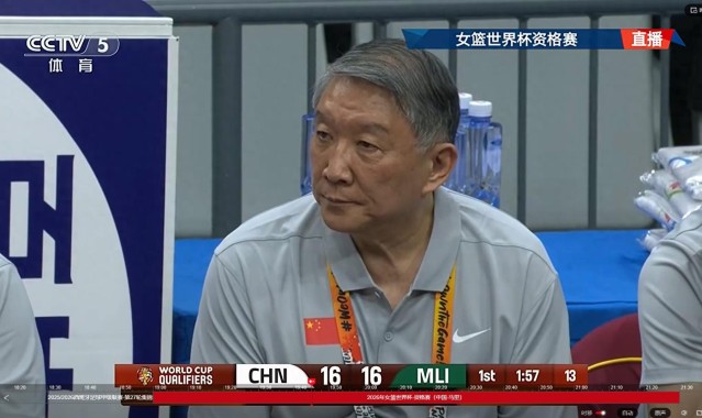 开云体育app-光漂亮有何用？全场3中0，0板0断0帽+空篮不中，球迷：用高颂换她